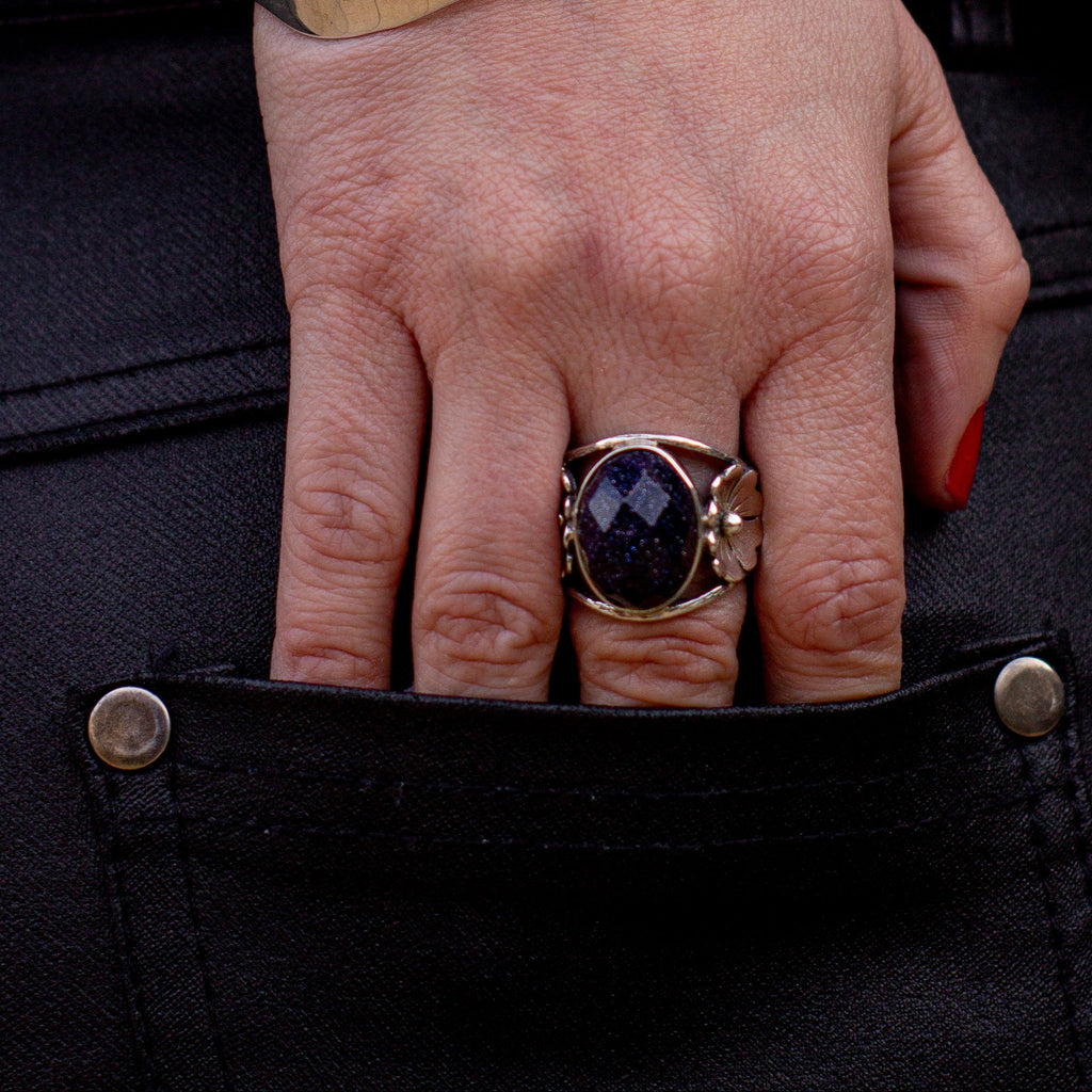 Anillo de Plata 950 con Lluvia de Estrellas Facetada | Diseño Floral