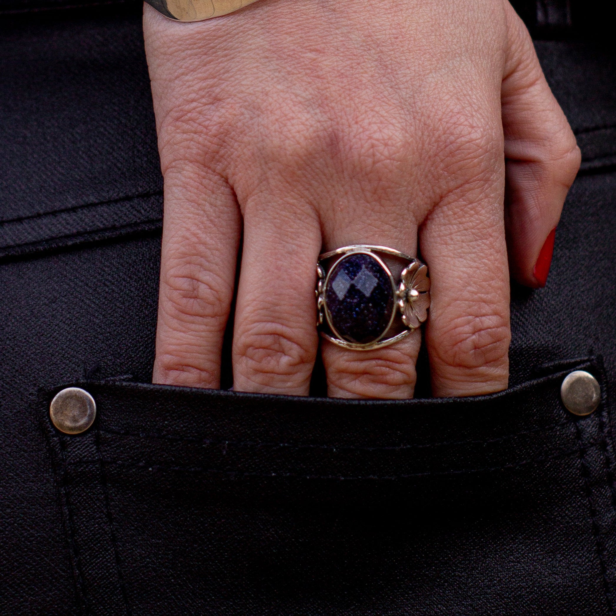 Anillo de Plata 950 con Lluvia de Estrellas Facetada | Diseño Floral